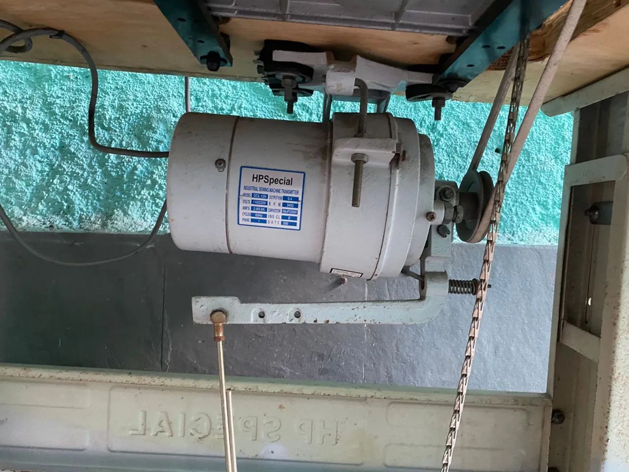 Vendo maquina de costura Indistrial Hp Specil - Foto 3