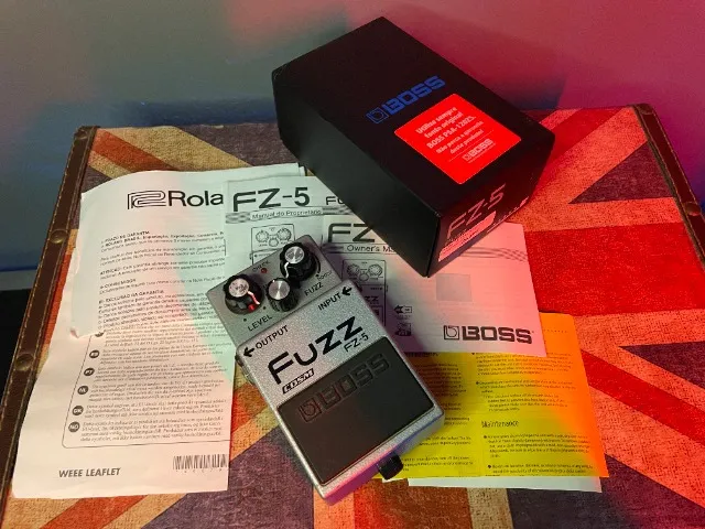 Pedal de Guitarra Fuzz Boss FZ5 Fz-5