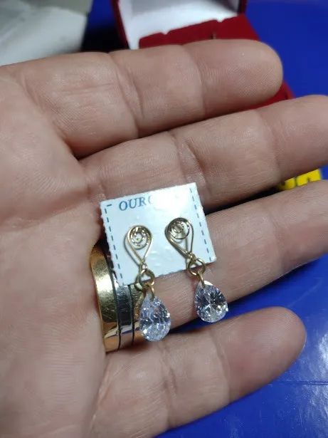 Brincos Ouro 18 Kilates Pedra Zircônias Brilhosa 18 mm Todo 30 mm Peso 8.80 Gramas