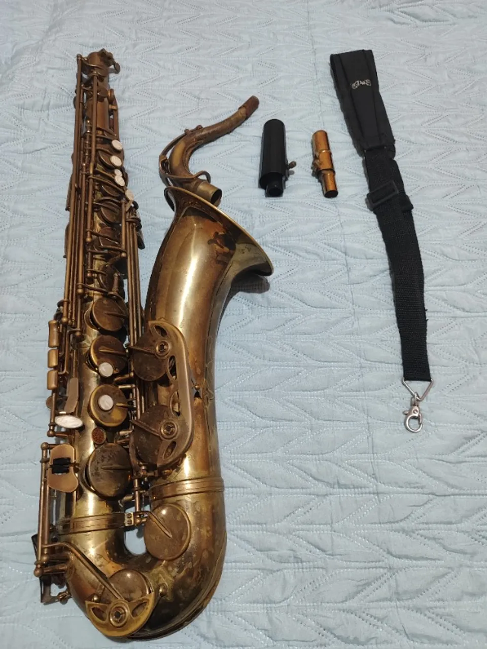 Sax tenor Shelter usado