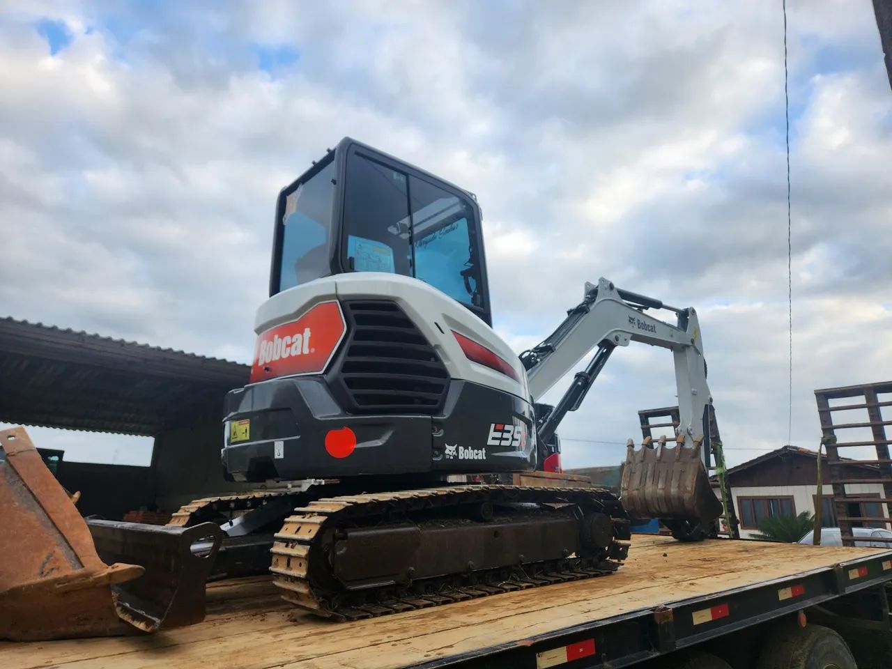 Mini escavadeira Bobcat E35z - Nova