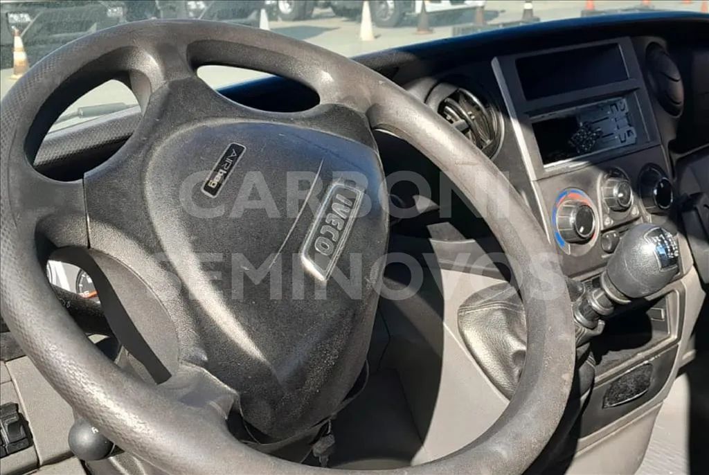 IVECO DAILY 35S14HDCS 4X2, ANO 2015 - Foto 8