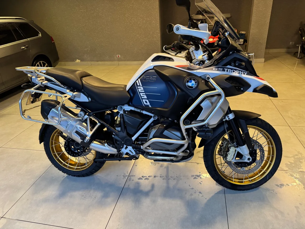 Phantom 290 ou Triton 275 x BMW Gs 1250 Adventure Trophy 2024