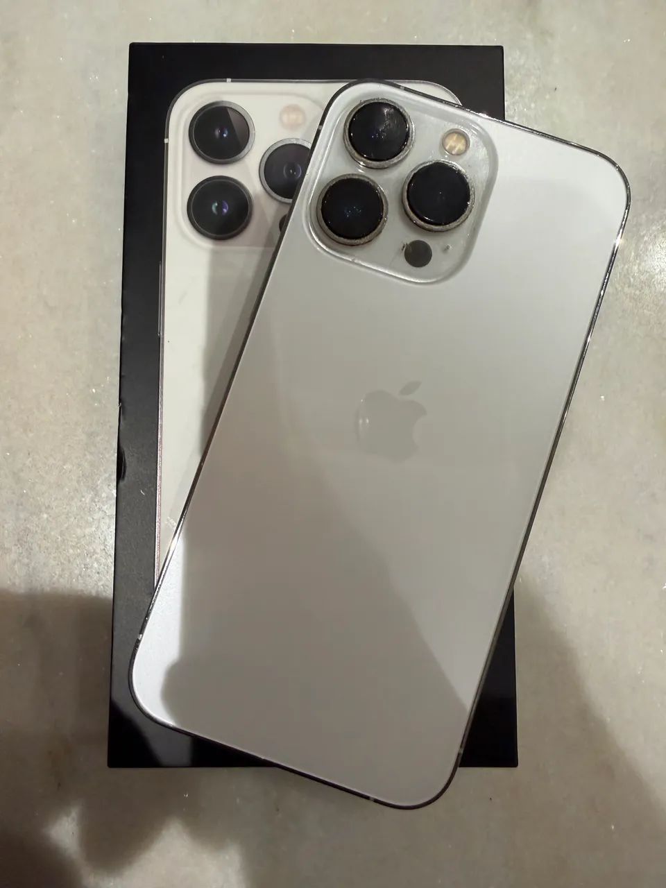 iPhone 13 Pro   256GB  シルバー iPhone 13 Pro - 256GB - Silver - Celulares e Smartphones - Bela