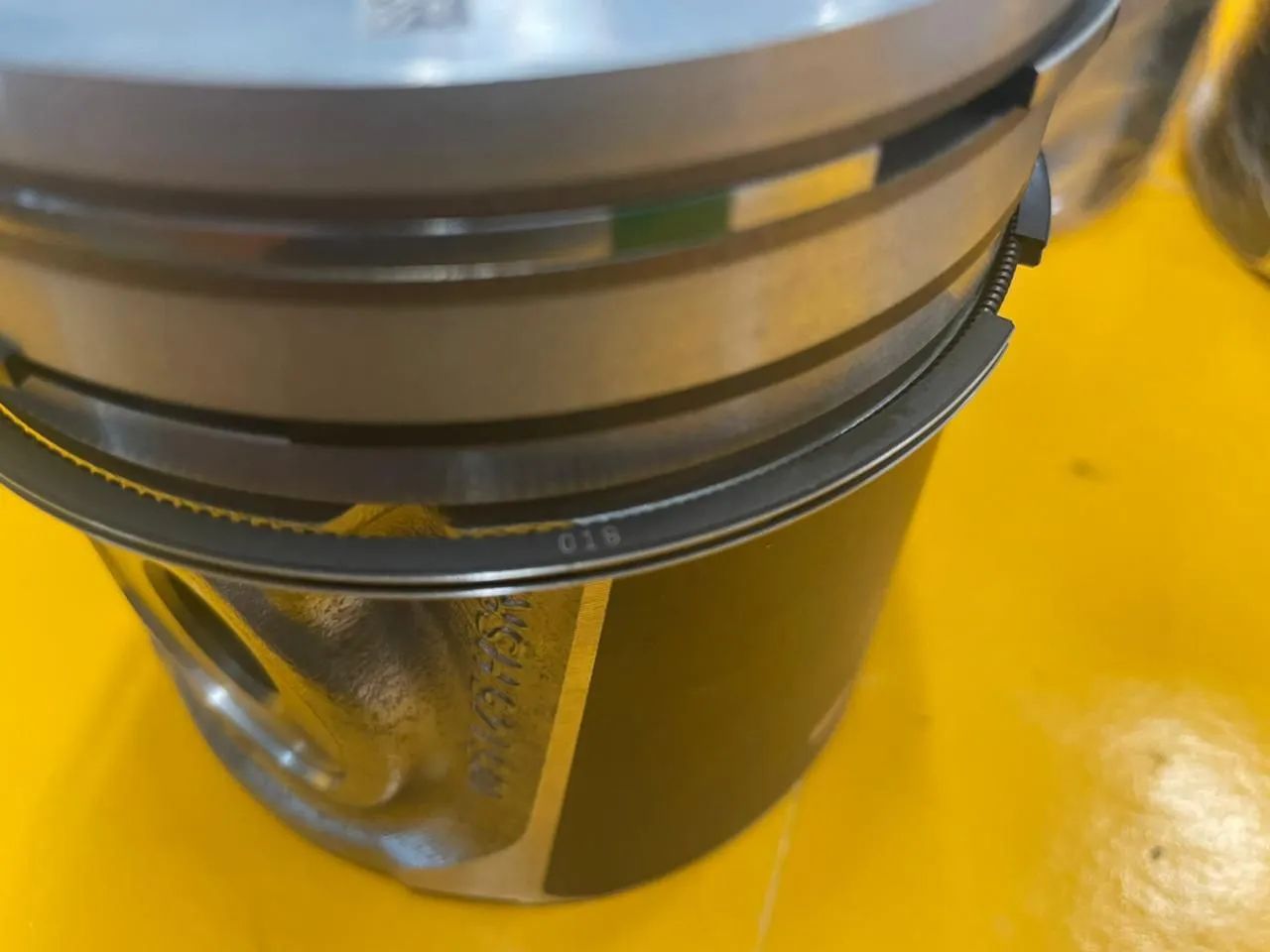 Kit de Pistões com aneis para o motor Caterpillar C6.6 - Foto 3