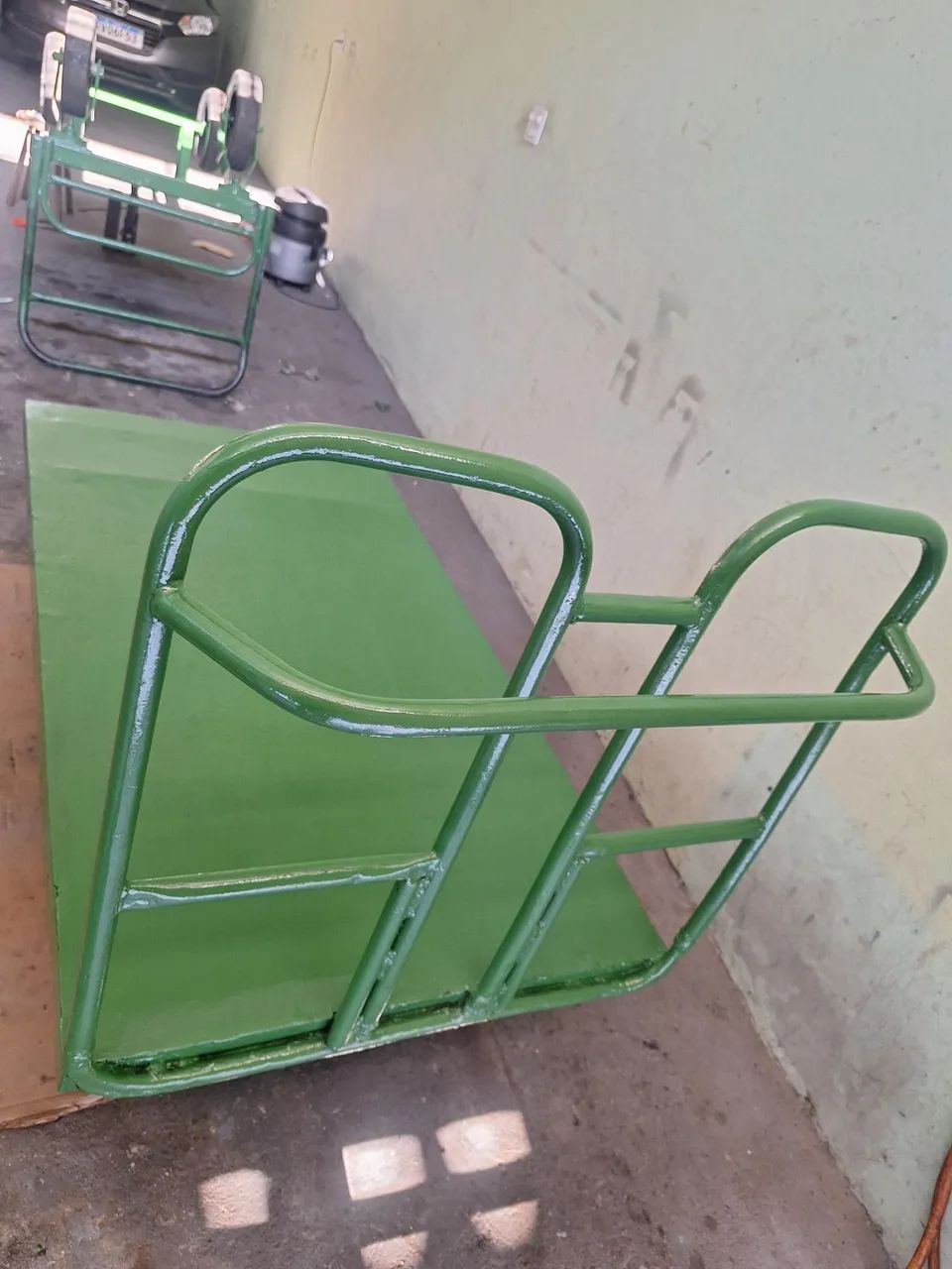 Carro plataforma com assoalho aço até 800 kg  - Foto 4