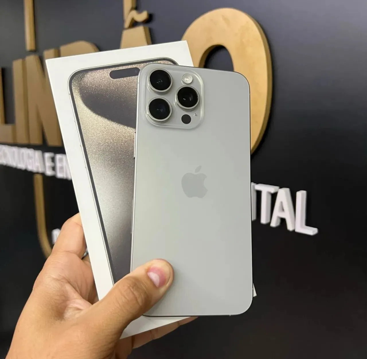 Loja física. iPhone 15 Pro Max 512Gb Natural