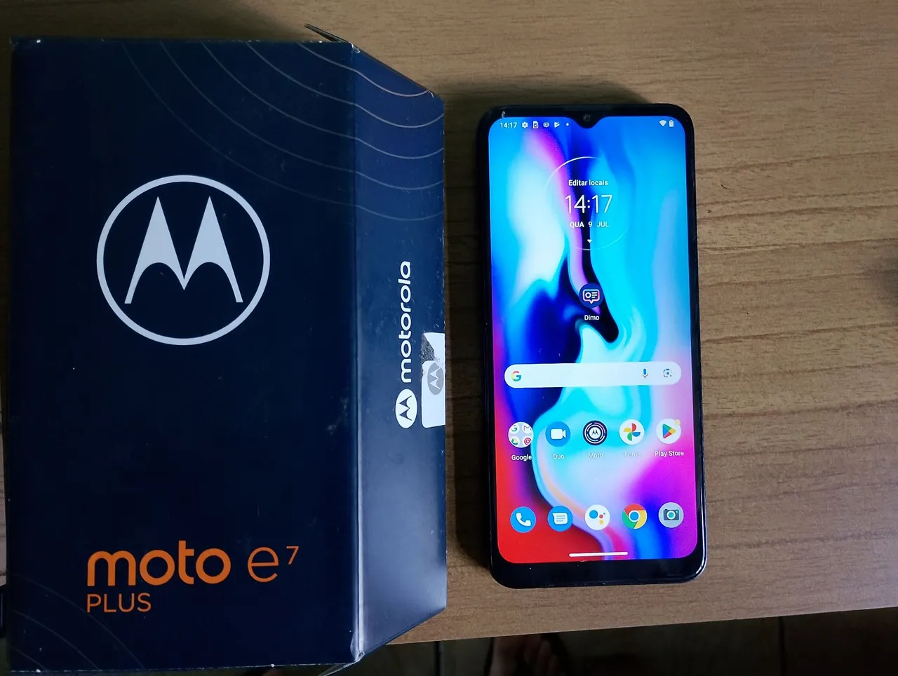 Motorola E7 plus em perfeito estado, com caixa carregar original