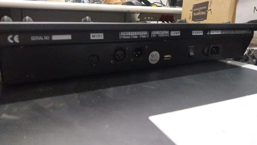 Mesa Controladora de iluminação inteligente DMX-384B