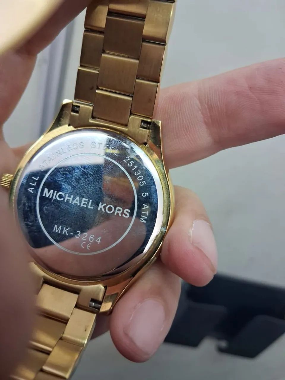 Relógio Michael Kors Dourado  - Foto 2