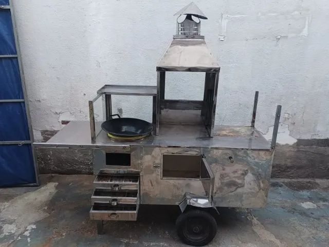 Carrinho de churrasco completo com tacho para fritar pastéis e salgados.
