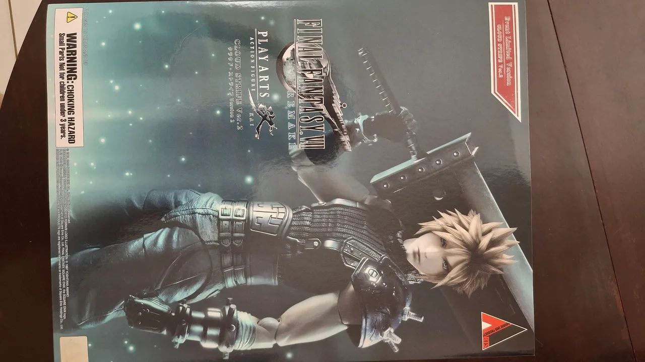 Cloud strife play arts kai final fantasy versao exclusiva