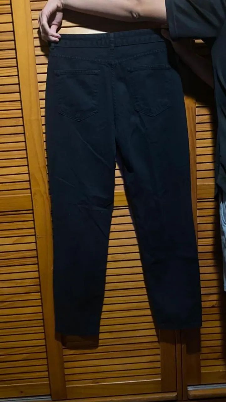 Calça Jeans Preta Rasgada  - Foto 2