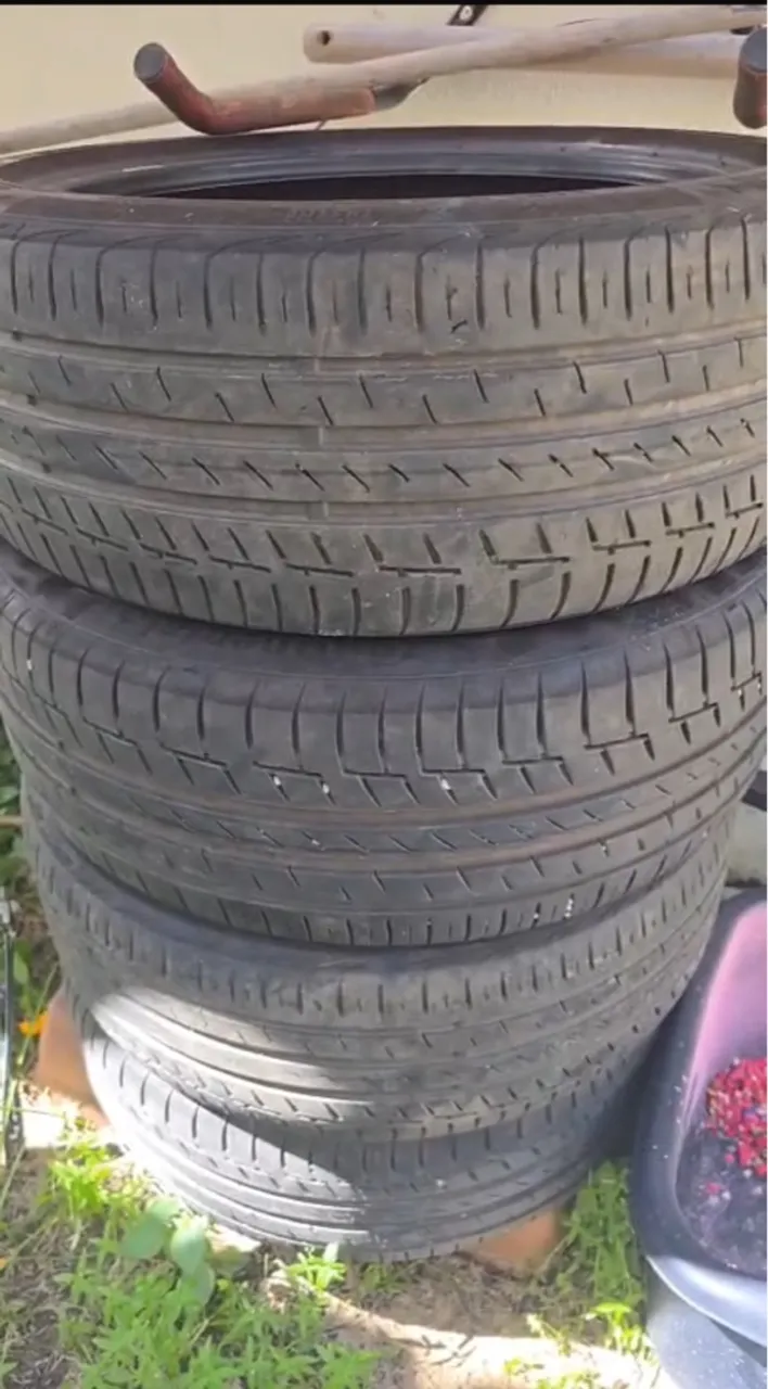 Pneu R18 215/45 Continental Premium
