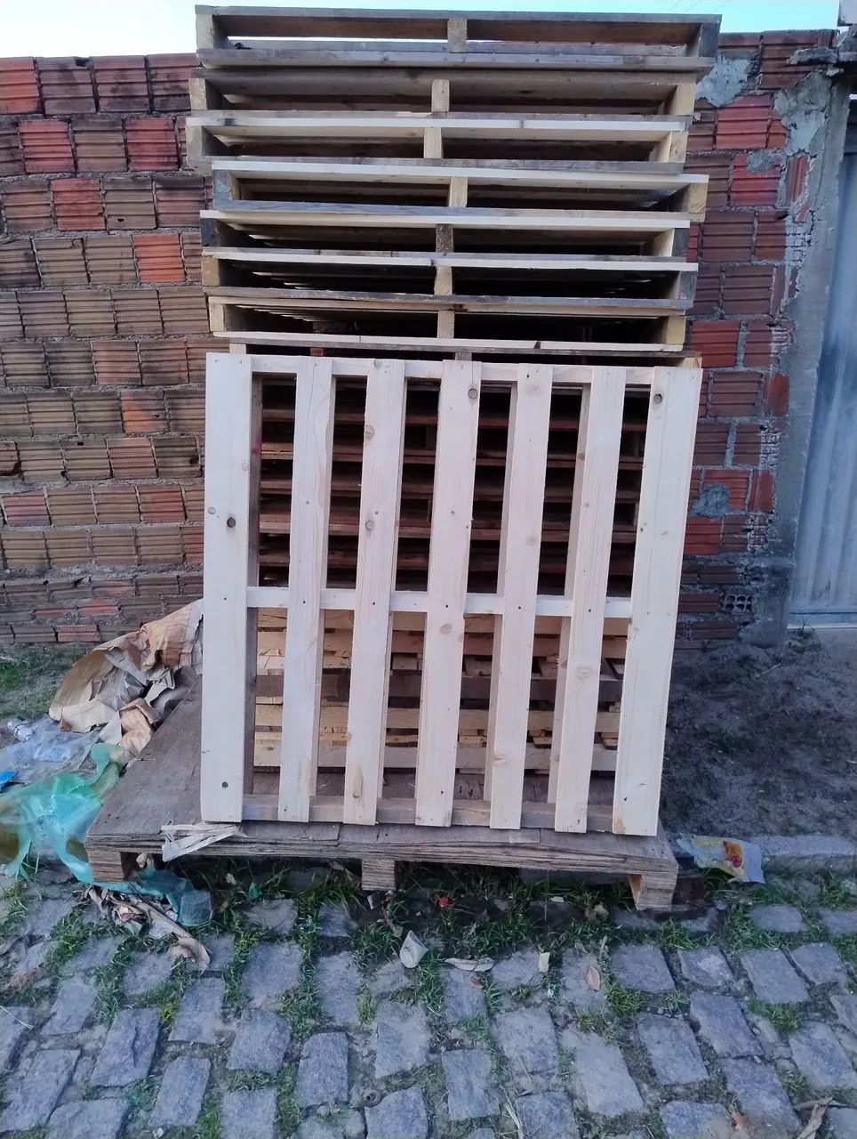 Palete de madeira para construção