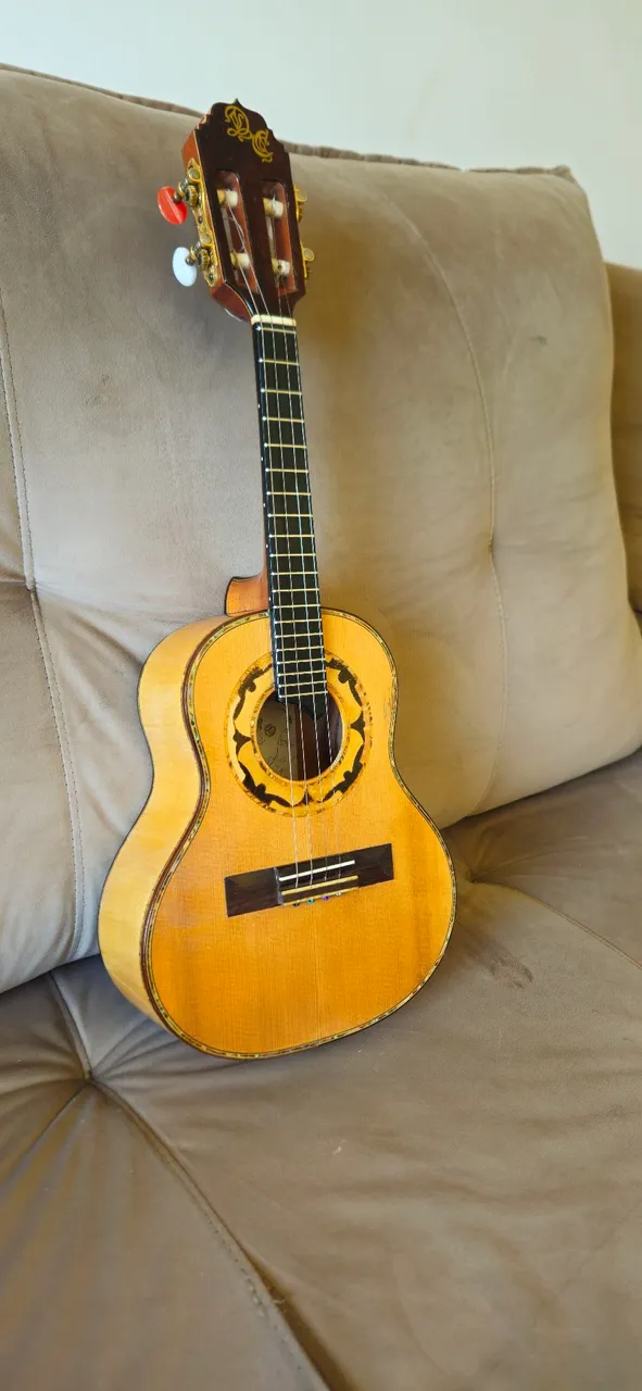Cavaquinho De castro