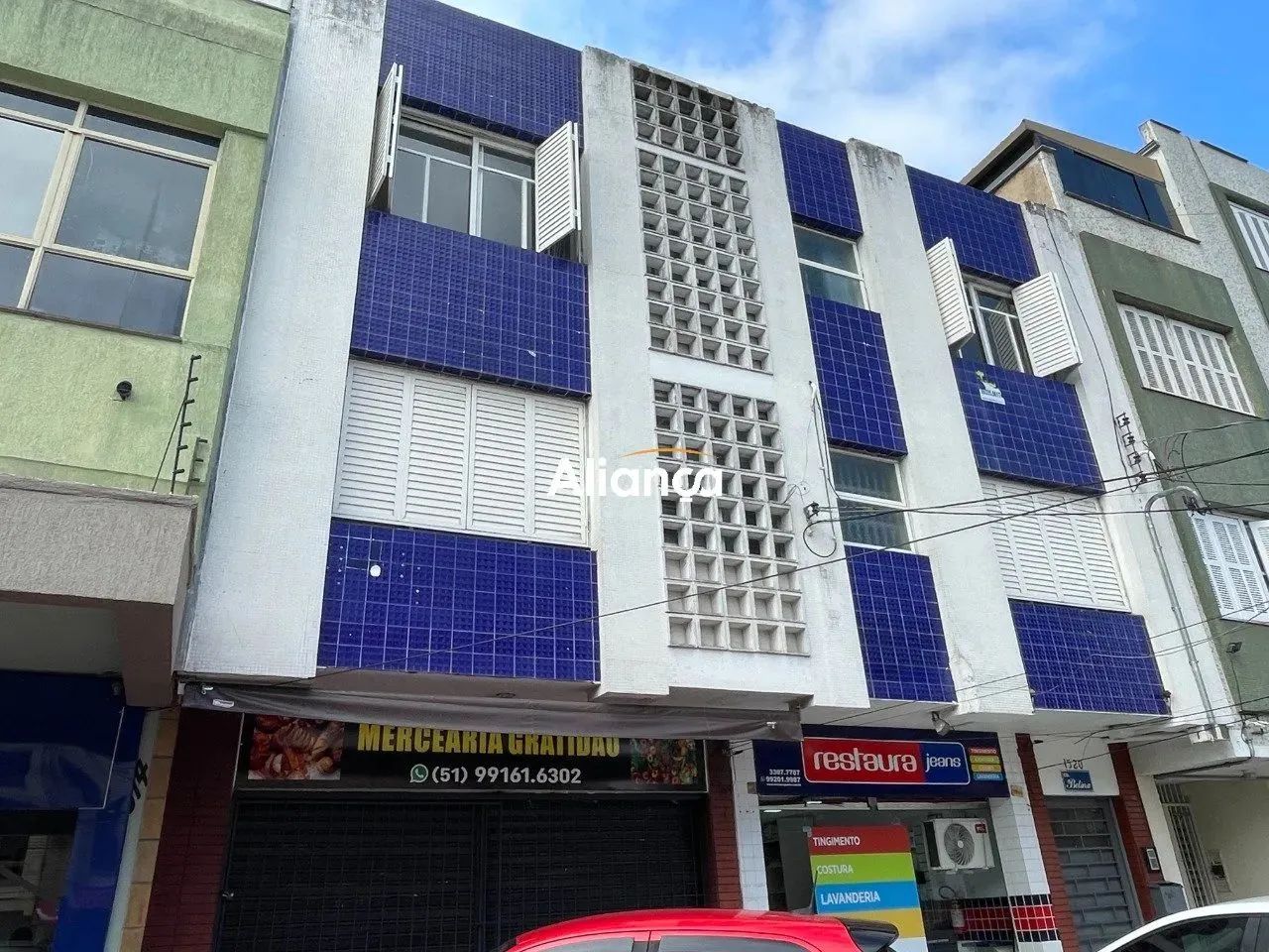 Apartamento para alugar com 1 dormitório, térreo no bairro Azenha em Porto Alegre/RS