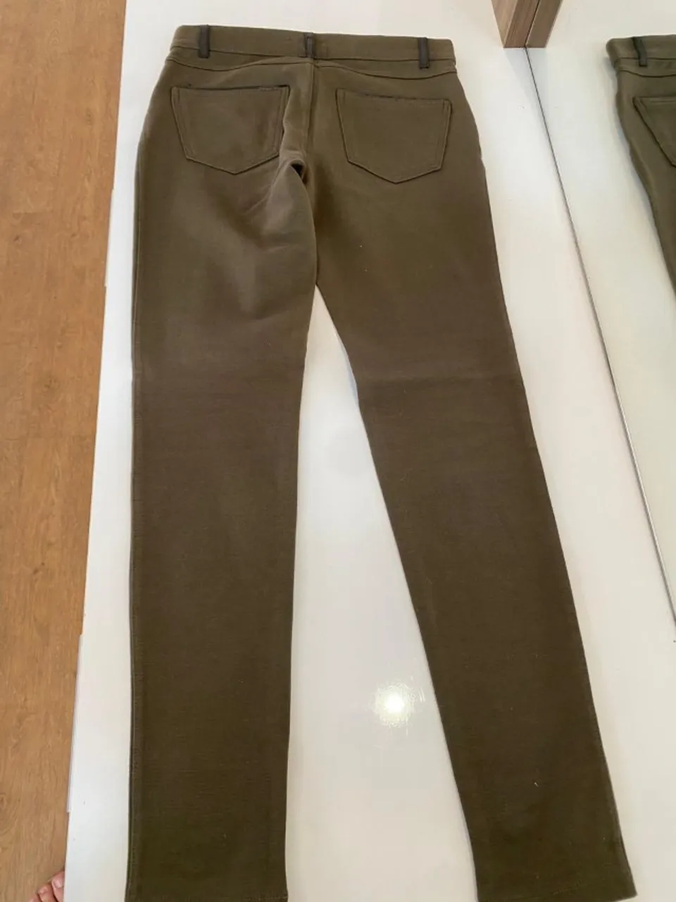 Calça Zara Veludo Liso Stretch Verde Oliva Linda Tamanho P