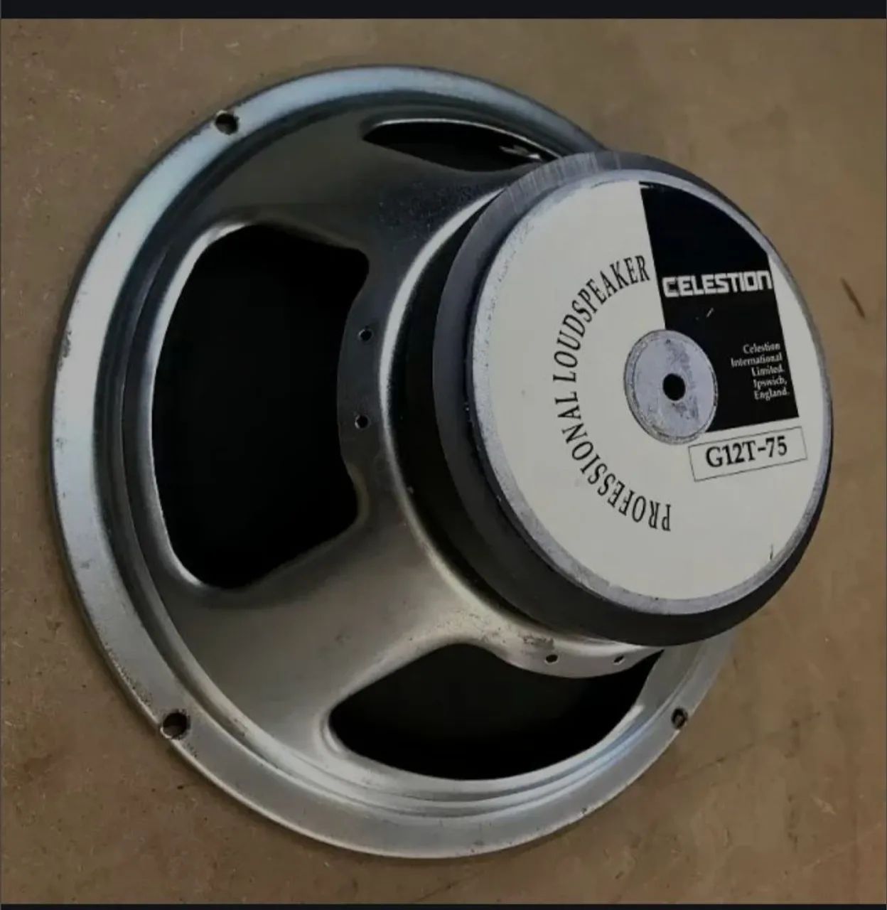Caixa de Som Celestion G12T-75 12 polegadas