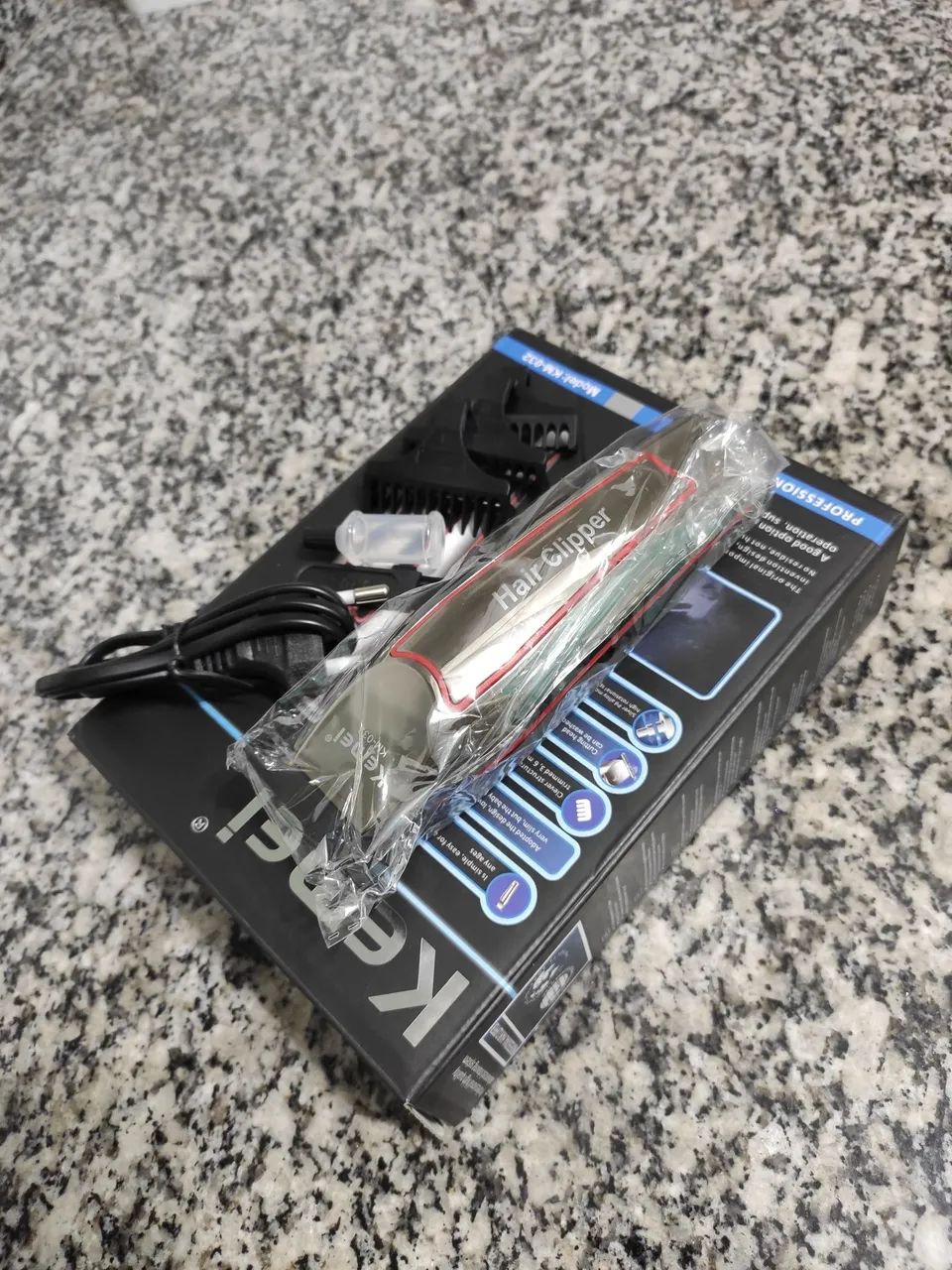 Máquina de Cortar Cabelo Kemei (Novo a Pronta Entrega) - Foto 5