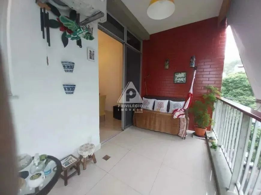 Apartamento com suíte à venda na Glória