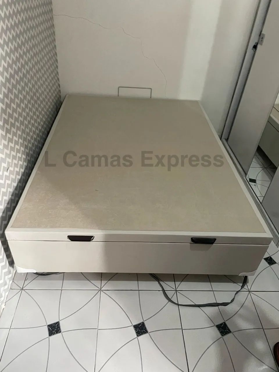 Base de Cama Baú Casal Bege Corino