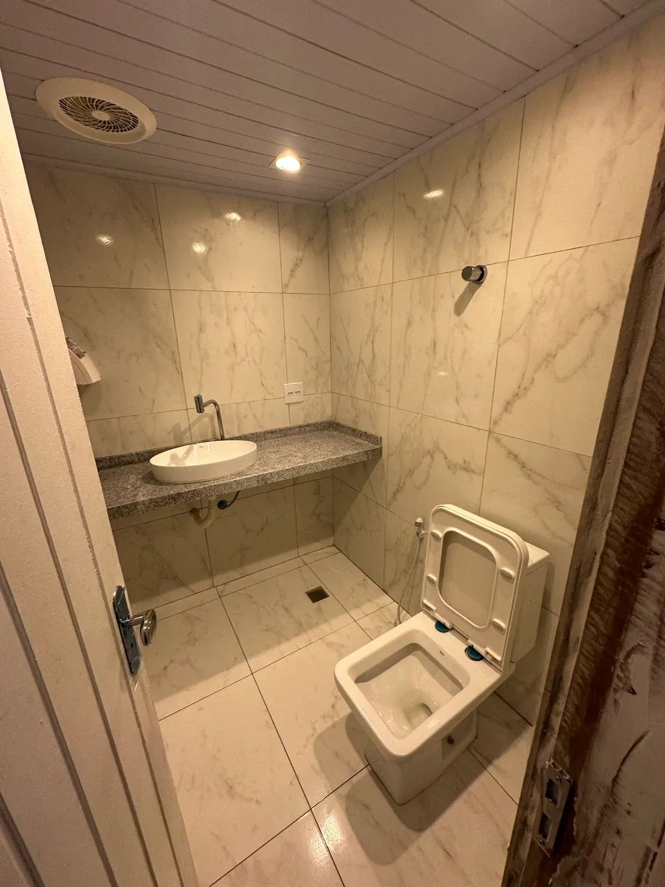 LOCAÇÃO ? ANDAR SUPERIOR IDEAL PARA PROFISSIONAIS DA ÁREA DA SAÚDE - Foto 8