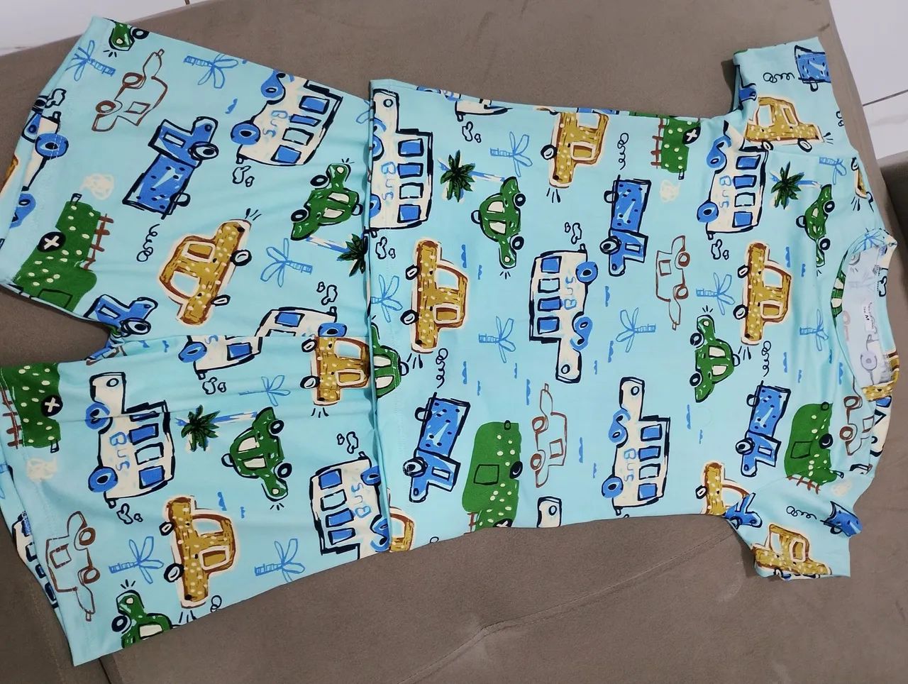 Roupas 6 anos (novas) - Foto 4