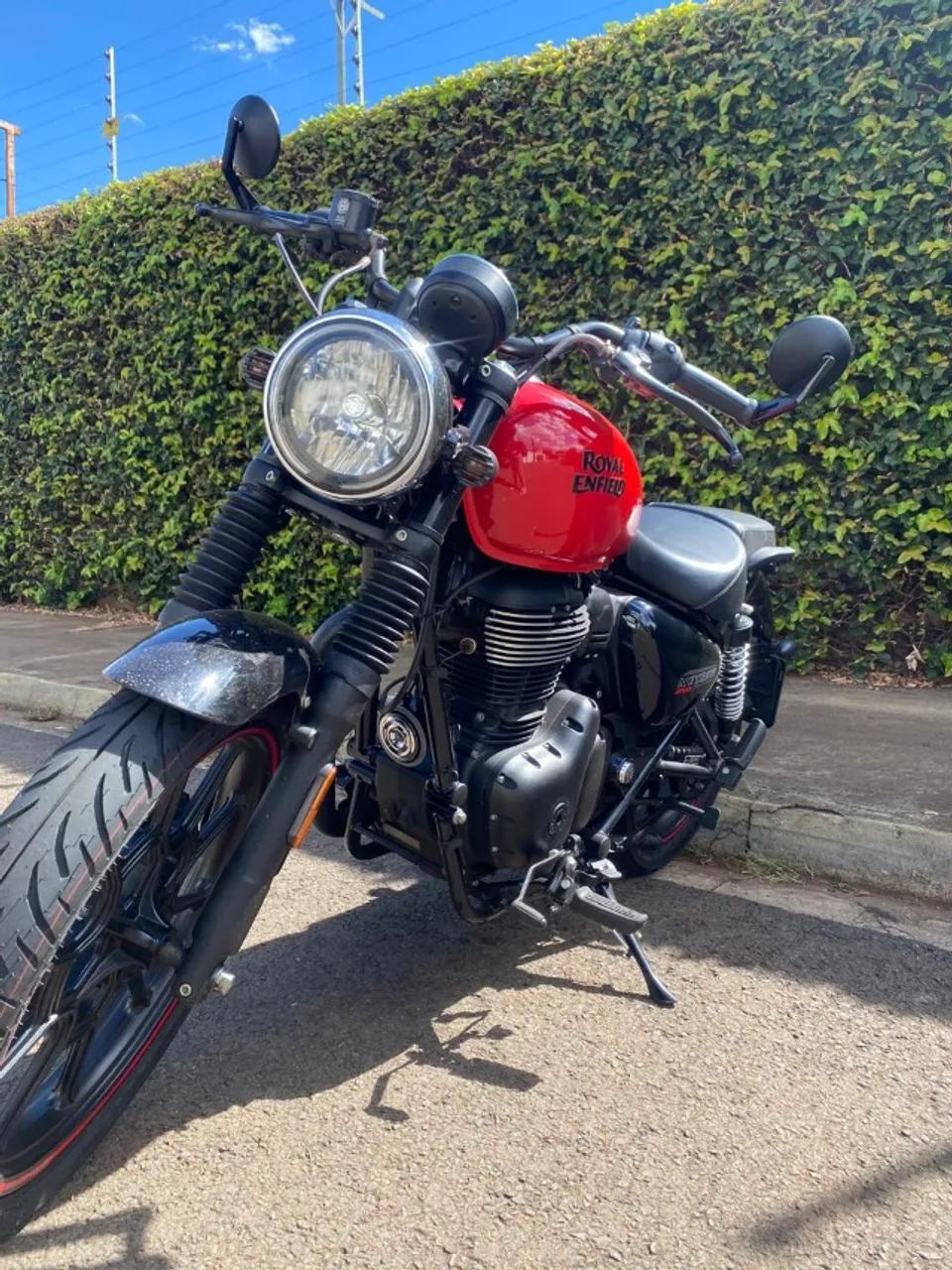 Meteor Fireball 350 2023 - Vermelha