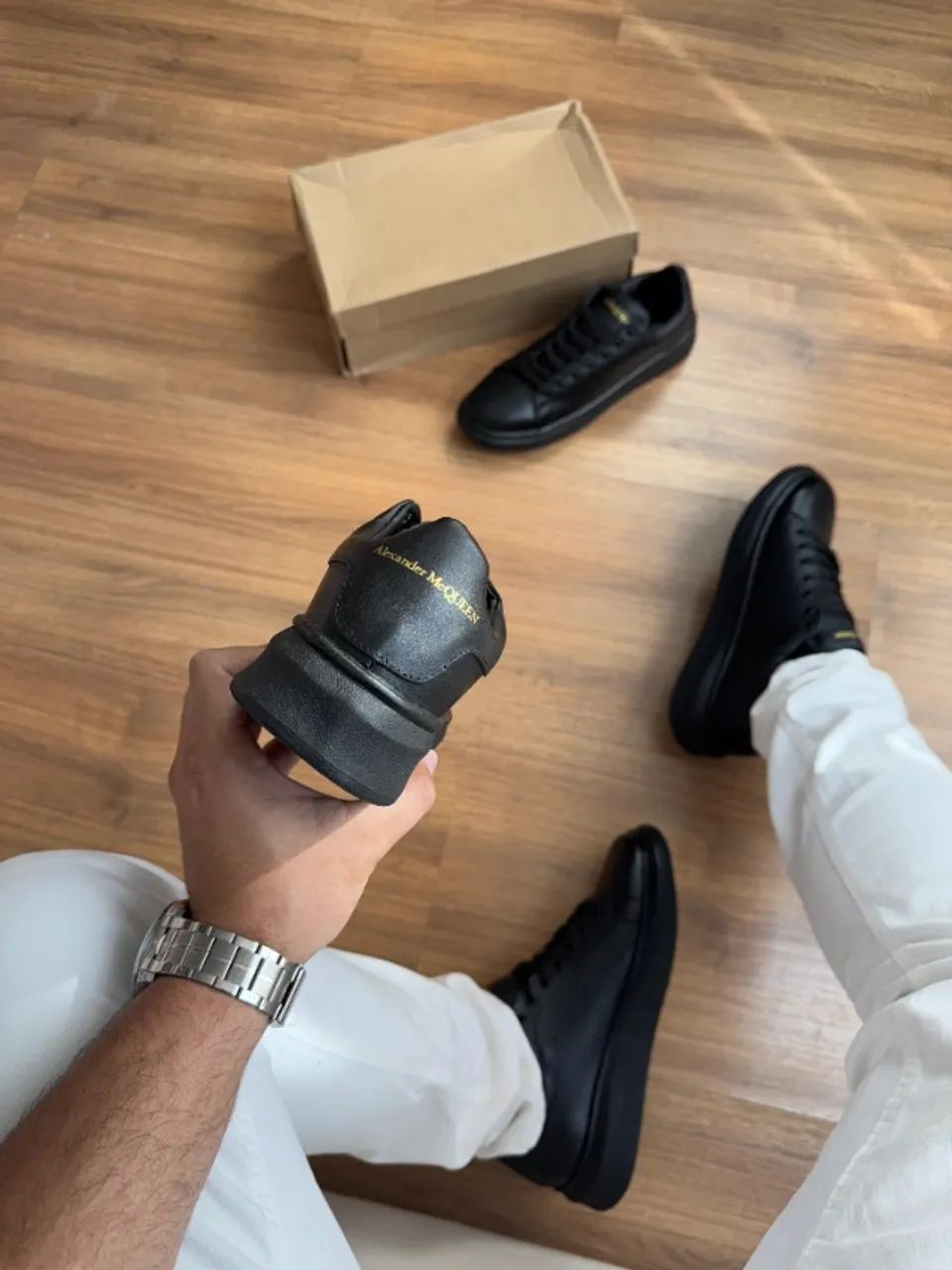 Tênis Alexander McQueen Couro Preto - Foto 3