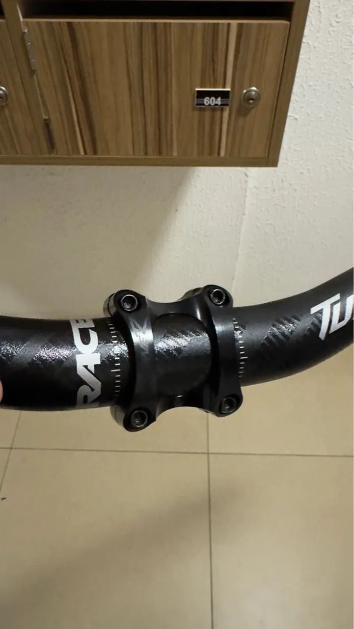 Cockpit completo RaceFace Turbine - Mesa + Guidão + Punhos - Usado apenas uma vez - Foto 4