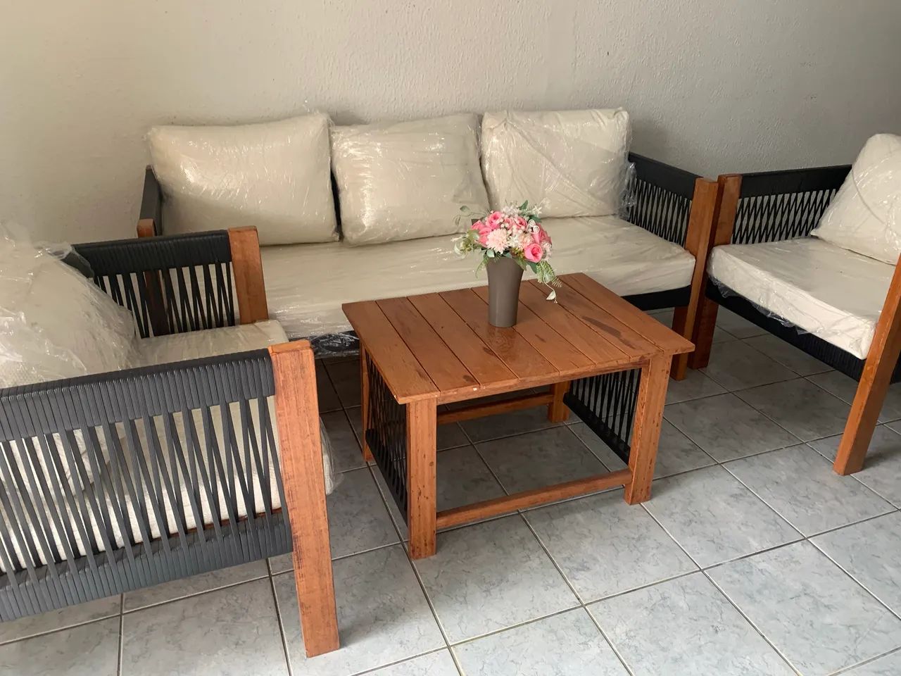 Conjunto de varanda sofá e poltronas