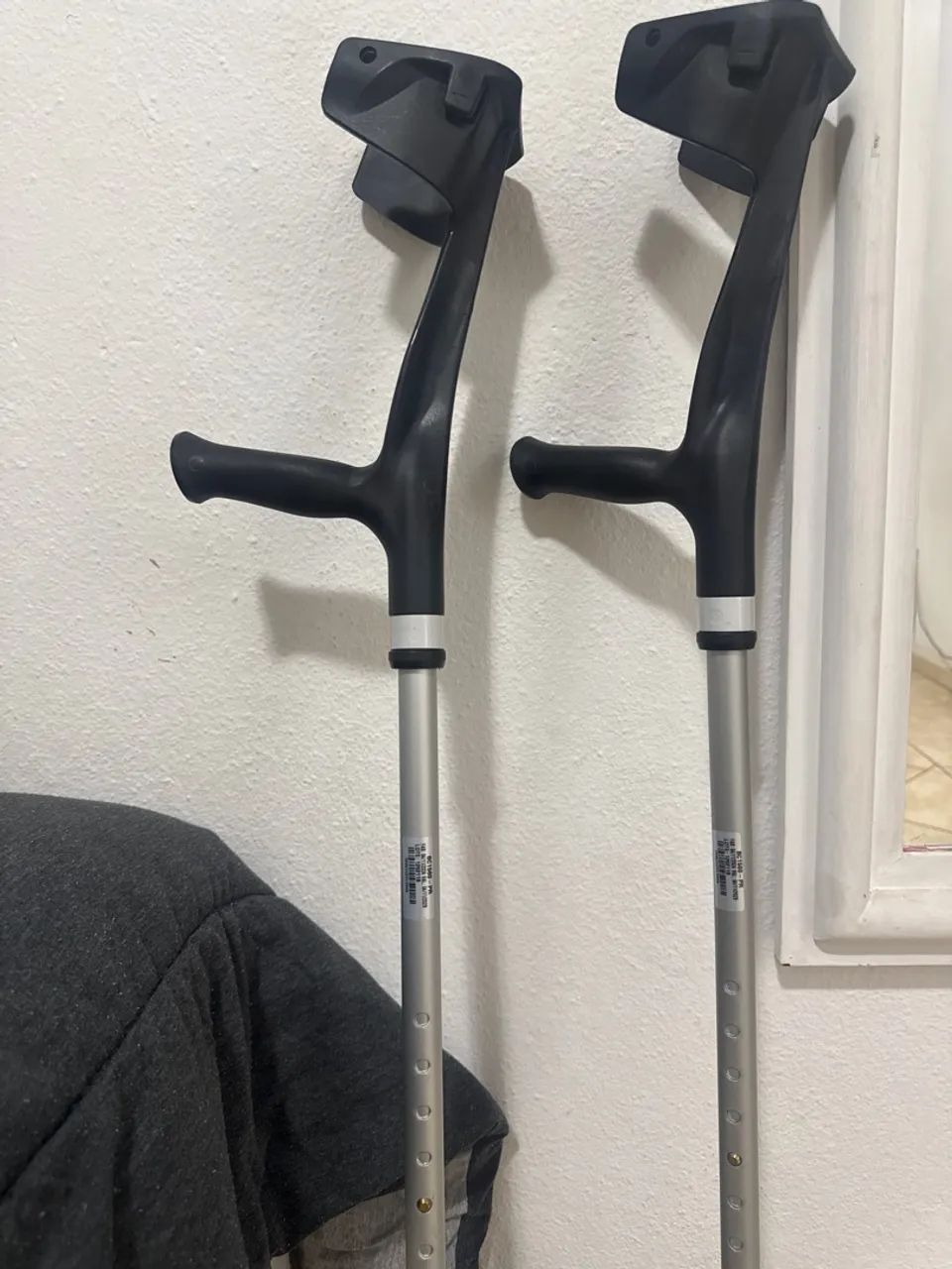 Par de muletas canadenses para todas as alturas