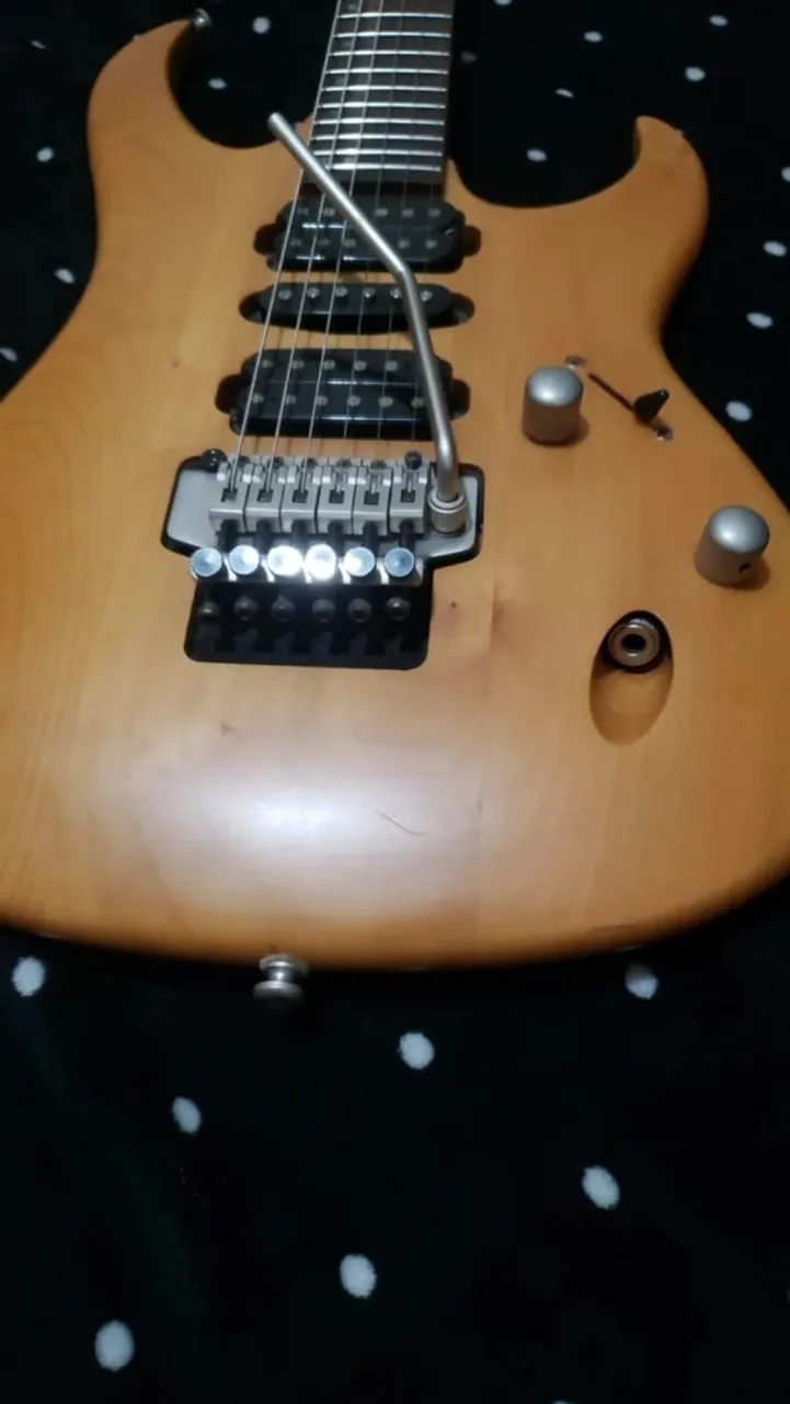 Guitarra cort