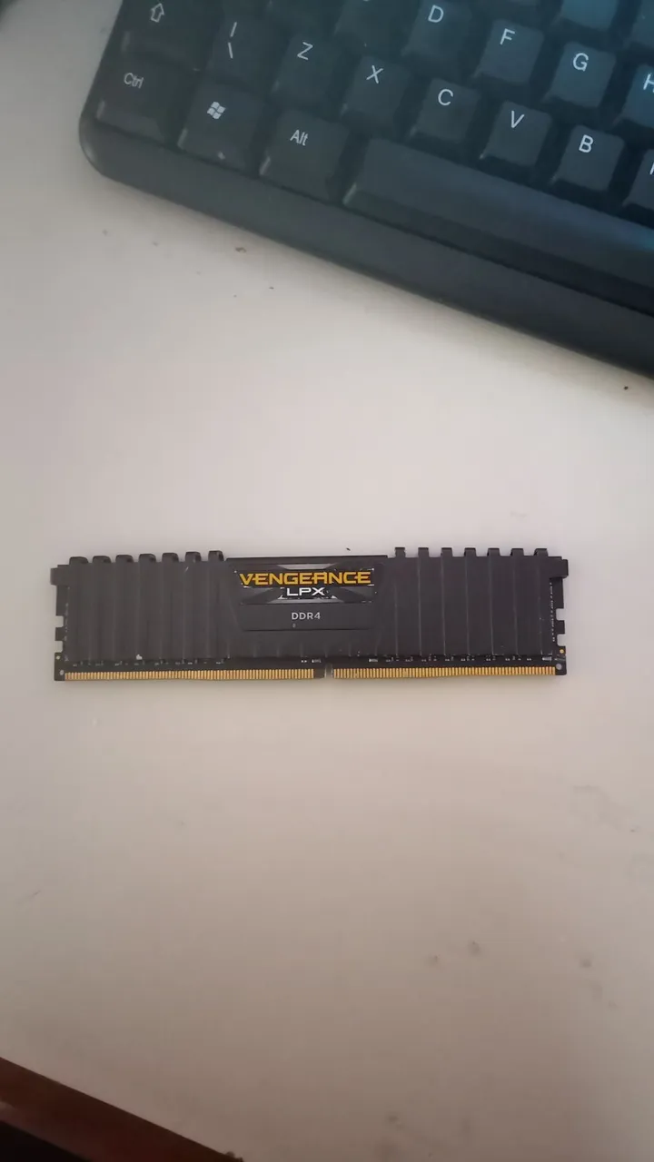 Memória RAM Corsair Vengeance LPX DDR4