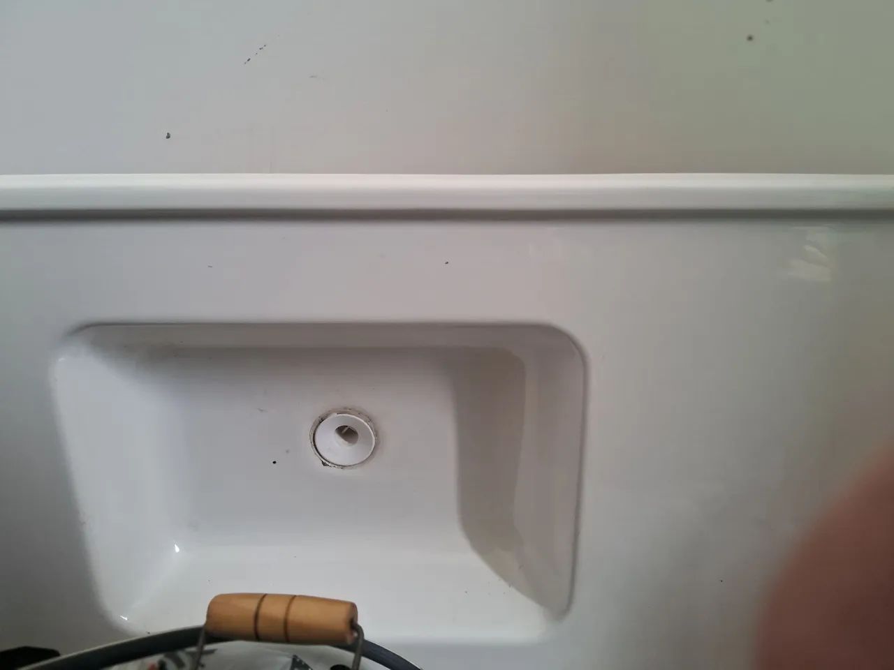 Pia de banheiro  , pia de cozinha , tanque para lavanderia novos  na cor branco 100 reais  - Foto 2