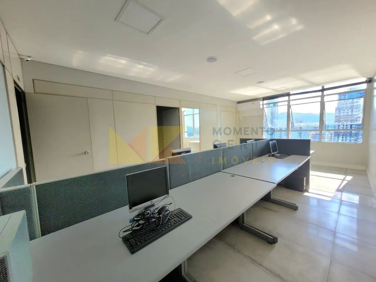 Excelente sala comercial na rua XV de Novembro no Edifício Catarinense - Foto 3