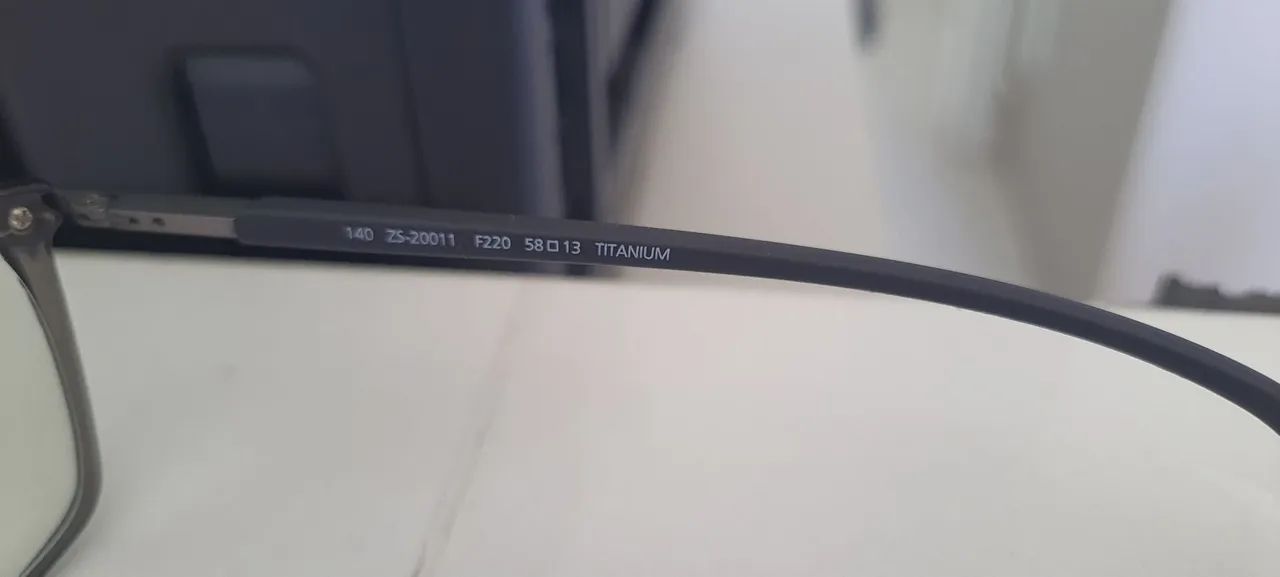 Óculos Titânio marca Zeiss - Foto 3
