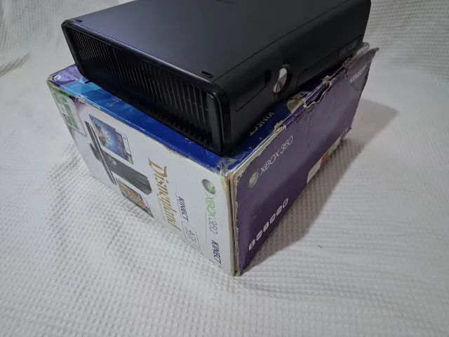 T XBOX 360 SLIM CAIXA SERIAL BATE DISNEY - Foto 4