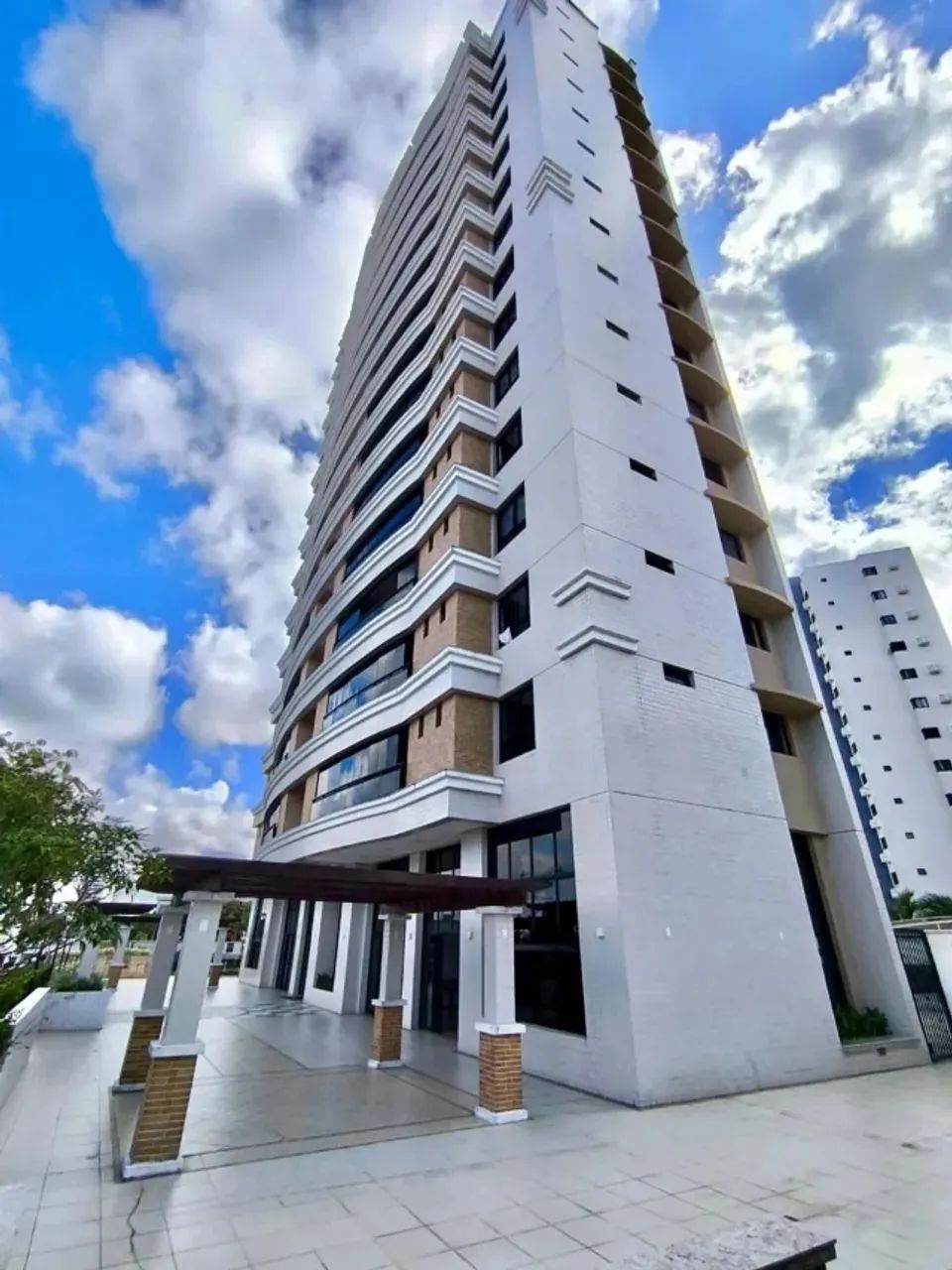 Edifício Reference - Apto 3/4 com 3 suítes de 116 m², dependência, 2 vagas por 935.000