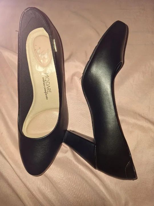 Sapatos de salto alto pretos - Foto 2