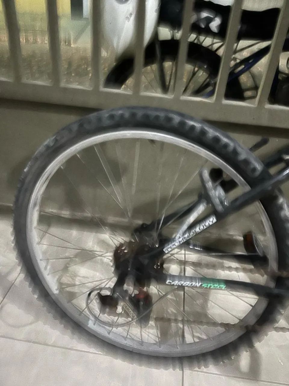 Vendo bike aro 24 toda filé, aceito troca em algo do meu interesse!!! - Foto 2