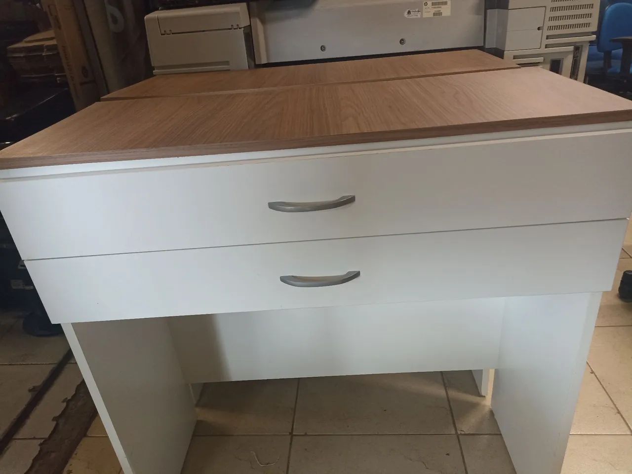Conjunto de Móveis para Comércio - 1 Vitrine e 2 Aparadores Perfeito Estado de conservação - Foto 5