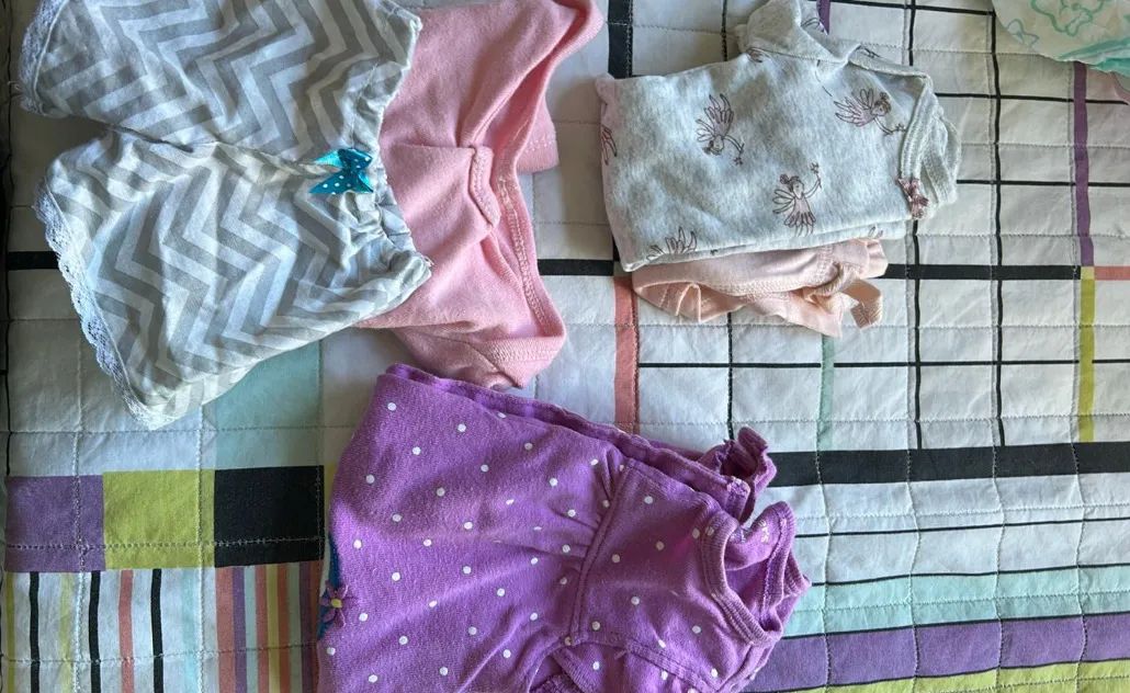 Boneca Princesa Reborn com acessórios e 5 trocas de roupa  - Foto 3