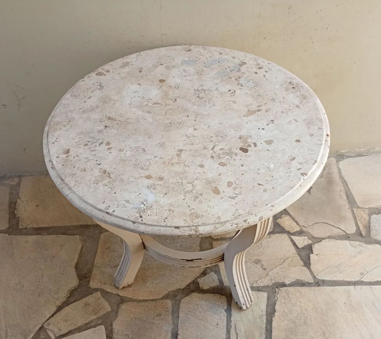 Mesa de centro em madeira maciça com tampo em granito 64169287358723122