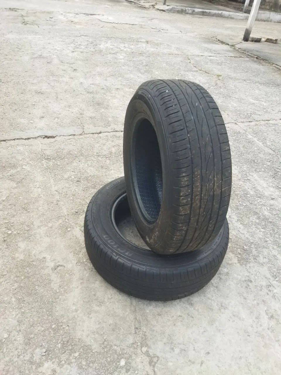 Vendo pneu meia vida aro 16 - Foto 4
