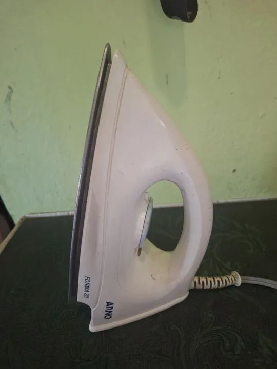 Ferro de Passar Roupa AINO Forna 20