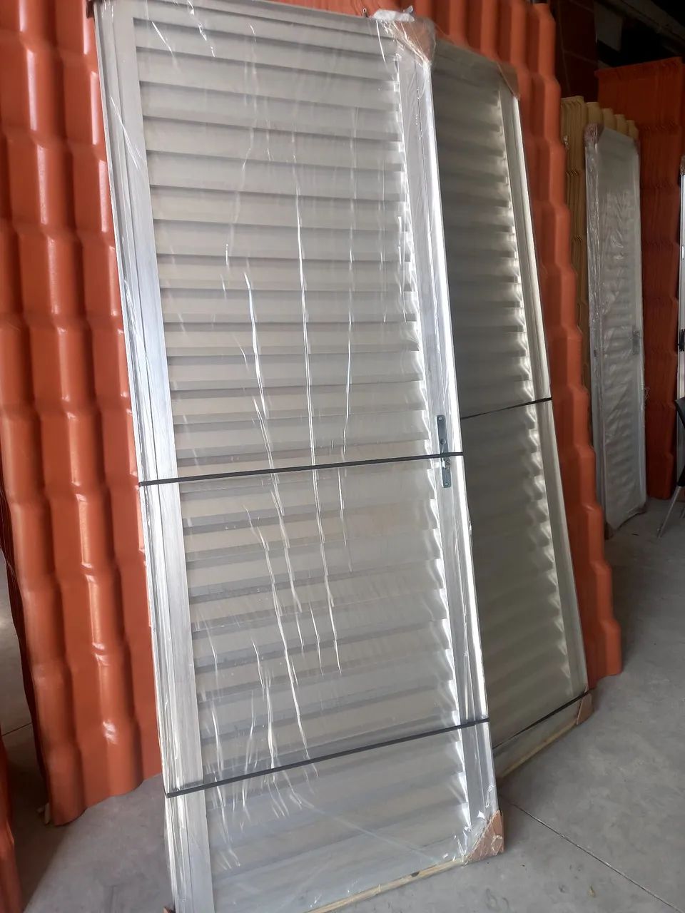 Porta Veneziana de Alumínio medida 60cm - Foto 2
