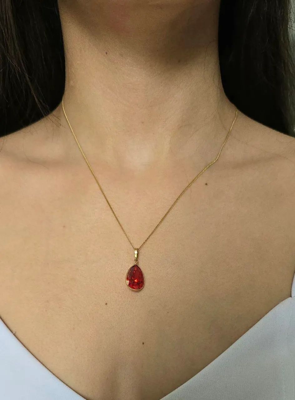 Cordão com pingente gota em ouro 18k