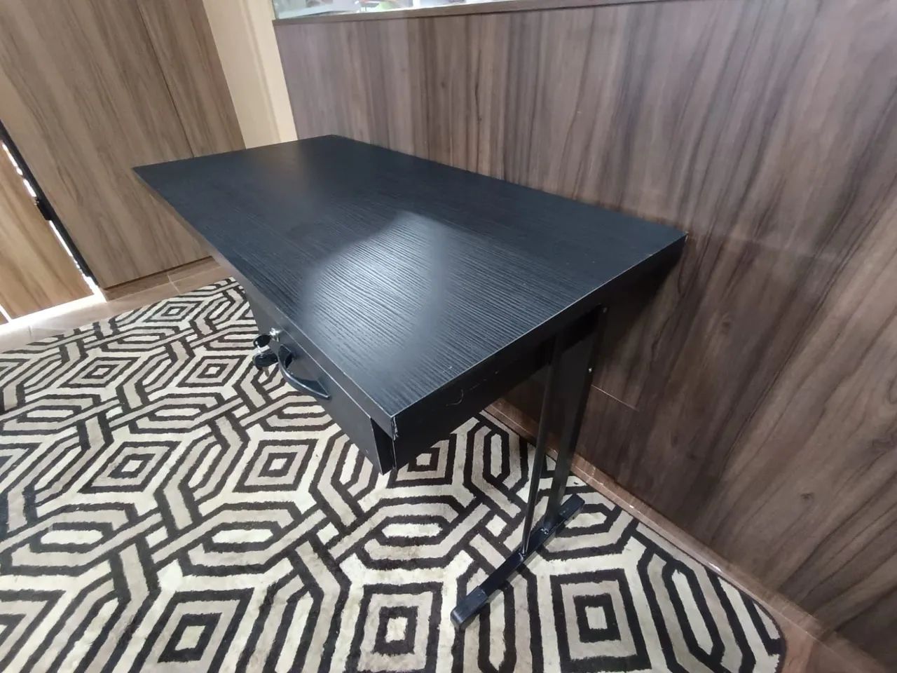 Mesa Preta reta com 1 gaveta 120x60 cor preta  - Foto 3